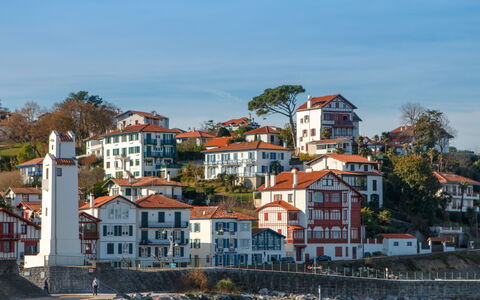 Saint-Jean-De-Luz 477: Plant, Sky, Property, Building, Azure, Blue, Tree, House, Leisure, Residential Area