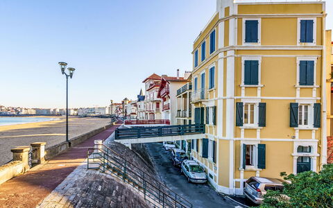 Saint-Jean-De-Luz 477: Apartment, Balcony, Handrail, Baluster