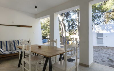 Accommodation:&nbsp;Lu Mare 653.2