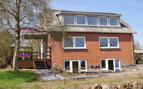 Mirja - 50M to the Fjord: Grass, Green, House, Cottage, Grassland, Rural Area, Ecoregion, Landscape, Land Lot, Shrub