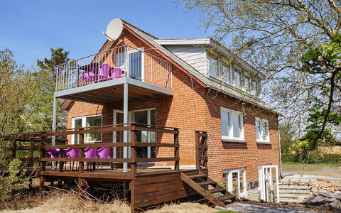 Mirja - 50M to the Fjord: Grass, Green, House, Cottage, Grassland, Rural Area, Ecoregion, Landscape, Land Lot, Shrub
