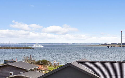 Mirja - 50M to the Fjord: Grass, Green, House, Cottage, Grassland, Rural Area, Ecoregion, Landscape, Land Lot, Shrub