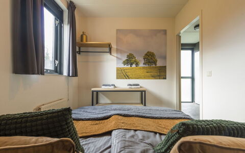 Vip Wellness Ewijk: Property, Picture Frame, Window, Comfort, Wood, Textile, Window Blind, Interior Design, Lighting, Building