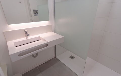 Atalaya Rio Verde: Wall, Interior Design, Plumbing Fixture, Flooring, Bathroom, Floor, Plumbing, Bathroom Sink, Composite Material, Tap