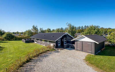 Cristiana - 1Km to the Fjord