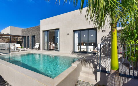 Yucas 12: Water, Property, Building, Swimming Pool, Plant, Azure, Sky, Window, Tree, Leisure