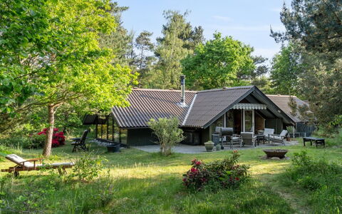 Fietje - 200M from the Sea: Snow, Winter, Wood, Cottage, House, Roof, Hut, Home, Freezing, Log Cabin