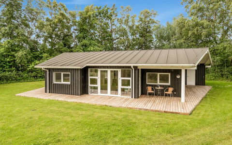 Majvor - 200M from the Sea: Wood, Home, Porch, Deck, Hardwood, Roof, Wood Stain, Wood Flooring, Eco Hotel