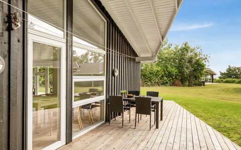 Majvor - 200M from the Sea: Wood, Home, Porch, Deck, Hardwood, Roof, Wood Stain, Wood Flooring, Eco Hotel