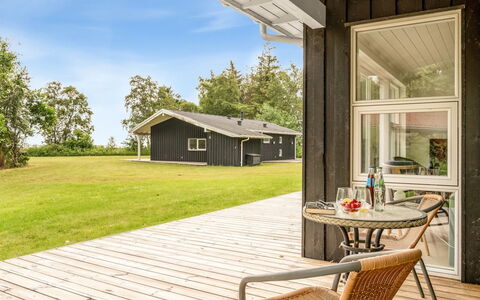 Majvor - 200M from the Sea: Wood, Home, Porch, Deck, Hardwood, Roof, Wood Stain, Wood Flooring, Eco Hotel