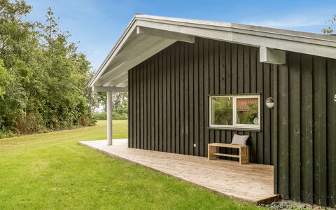 Majvor - 200M from the Sea: Wood, Home, Porch, Deck, Hardwood, Roof, Wood Stain, Wood Flooring, Eco Hotel