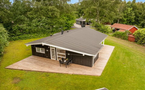 Majvor - 200M from the Sea: Wood, Home, Porch, Deck, Hardwood, Roof, Wood Stain, Wood Flooring, Eco Hotel