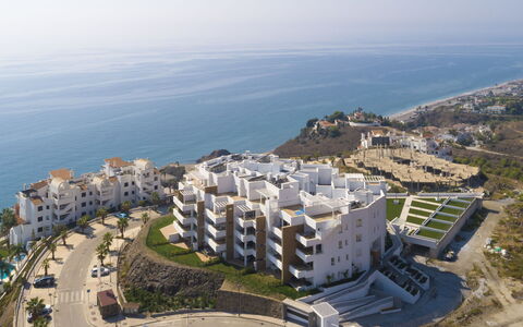 Amazing Sea: Plant, Water, Cloud, Sky, Building, Swimming Pool, Tree, Shade, Urban Design, Leisure