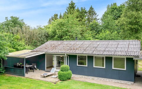 Tancred - 30Km from the Sea: Grass, Roof, House, Shrub, Home, Cottage, Land Lot, Groundcover, Garden, Siding