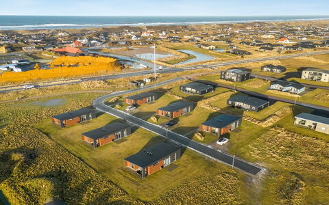 Winder - 500M from the Sea: Cottage, Shed, Hut, Farmhouse, Prairie, Shack, Barn, Log Cabin, Garden Buildings