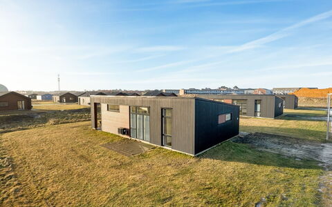 Winder - 500M from the Sea: Cottage, Shed, Hut, Farmhouse, Prairie, Shack, Barn, Log Cabin, Garden Buildings