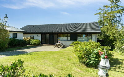 Jovana - 40M from the Sea