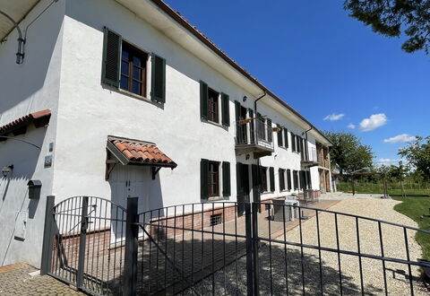 Casa 'il Nocciolo': Sky, Property, Window, Plant, Building, Cloud, Architecture, Fence, Door, House