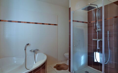 Charme de la Fradinière: Plumbing Fixture, Property, Building, Bathroom, Tap, Shower Head, Interior Design, Flooring