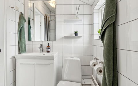 Sebiorn - 5M from the Sea: Interior Design, Flooring, Plumbing Fixture, Sink, Floor, Bathroom, Bathroom Cabinet, Tap, Bathroom Sink, Toilet