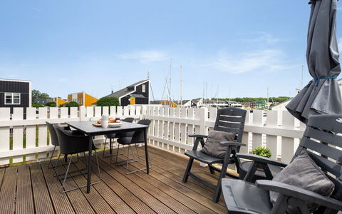Sebiorn - 5M from the Sea: Wood, Home, Porch, Deck, Hardwood, Roof, Wood Stain, Wood Flooring, Eco Hotel