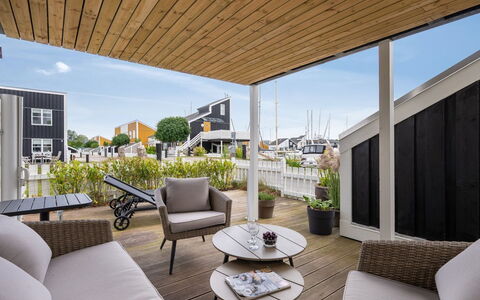 Sebiorn - 5M from the Sea: Wood, Home, Porch, Deck, Hardwood, Roof, Wood Stain, Wood Flooring, Eco Hotel
