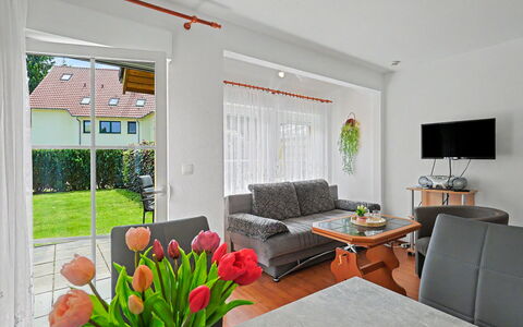 Schneider 2D: Furniture, Interior Design, Couch, Flooring, Floor, Wood, Living Room, Ceiling, Home, Room