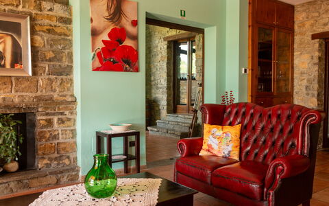 Villa Trivigno: Furniture, Interior Design, Wall, Flooring, Wood, Floor, Room, Living Room, Couch, Ceiling