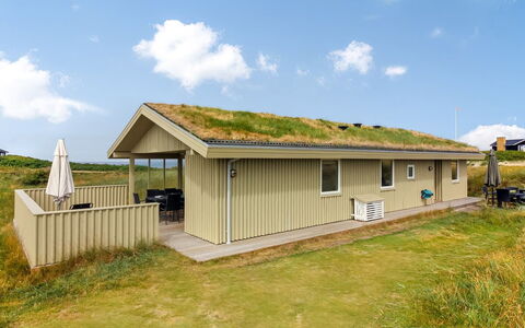 Pinja - 400M from the Sea: House, Roof, Home, Cottage, Shed, Garden Buildings, Siding, Yard, Log Cabin, Hut