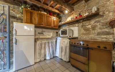 La Casa Di Elda, Holiday Home With Pool, Uzzano, T