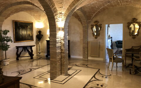 Luxury Villa Con Spa e Panorama a 40 Min Da Roma: Plant, Art, Building, Chair, Houseplant, Ceiling, Picture Frame, House, Arcade, Vault