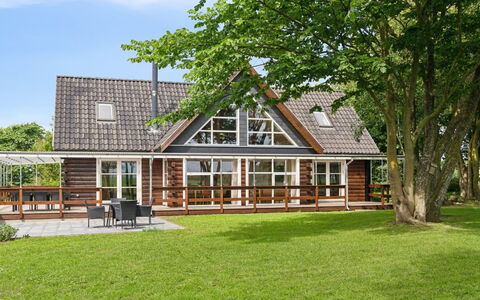 Månviva - 150M to the Fjord: Blue, Shrub, Cottage, Groundcover, Garden, Estate, Shade, Landscaping, Farmhouse, Eco Hotel