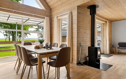 Månviva - 150M to the Fjord: Blue, Shrub, Cottage, Groundcover, Garden, Estate, Shade, Landscaping, Farmhouse, Eco Hotel