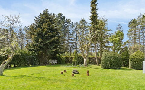Soti - 350M from the Sea: Wood, Cottage, Log Cabin, Deck, Hardwood, Larch, Plank, Siding, Hut, Wood Stain