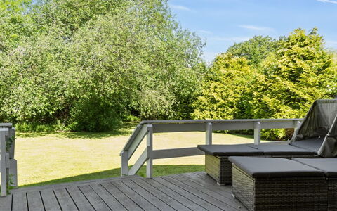 Alruna - 350M from the Sea: Grass, Green, House, Cottage, Grassland, Rural Area, Ecoregion, Landscape, Land Lot, Shrub