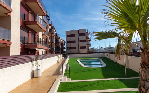 Barco 3: Sky, Building, Property, Plant, Cloud, Window, Urban Design, Condominium, Leisure, Residential Area
