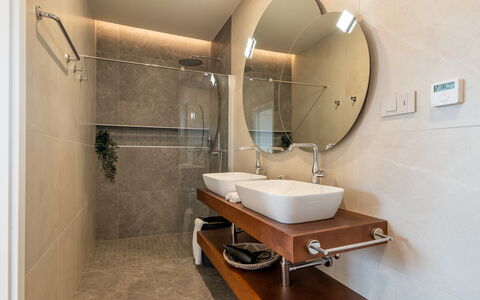 Christall: Bathroom Sink, Plumbing Fixture, Interior Design, Mirror, Flooring, Sink, Bathroom, Tap, Floor, Plumbing