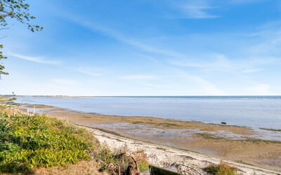 Amai - 100M from the Sea