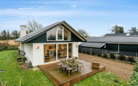 Elisabetha - 100M from the Sea: Home, Cottage, Porch, Hardwood, Siding, Deck, Shade, Plank, Estate, Garden Buildings