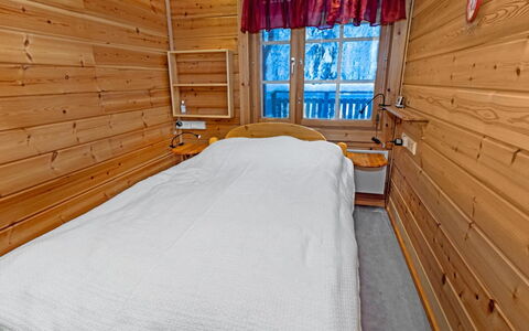 Pohjaslahdentie 17 a: Wood, Snow, Cottage, Winter, Roof, Home, Freezing, Log Cabin, Siding, Slope