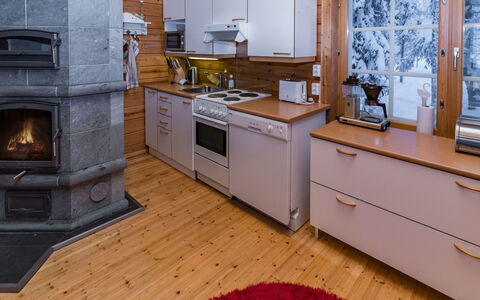 Pohjaslahdentie 17 B: Wood, Kitchen, Home, Kitchen Appliance, Cottage, Countertop, Stove, Major Appliance, Kitchen Stove, Cabinetry