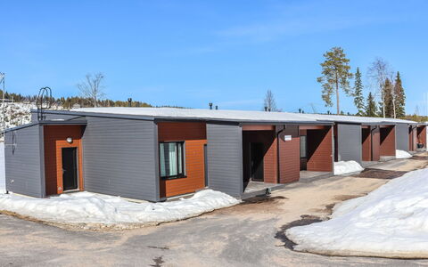 Sun &Amp; Skivillas 5. (3Mh): Furniture, Interior Design, Flooring, Floor, Table, Ceiling, Kitchen & Dining Room Table, Lighting, Chair, Home