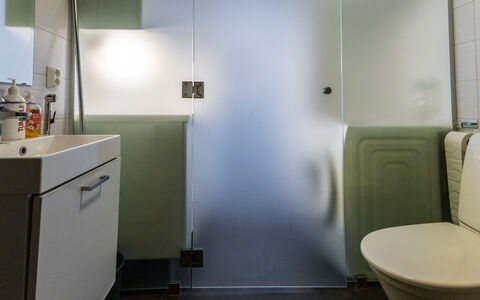Sun &Amp; Skivillas 5. (3Mh): Furniture, Interior Design, Flooring, Floor, Table, Ceiling, Kitchen & Dining Room Table, Lighting, Chair, Home