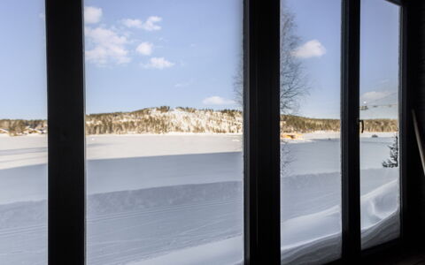 Sun &Amp; Skivillas 5. (3Mh): Furniture, Interior Design, Flooring, Floor, Table, Ceiling, Kitchen & Dining Room Table, Lighting, Chair, Home