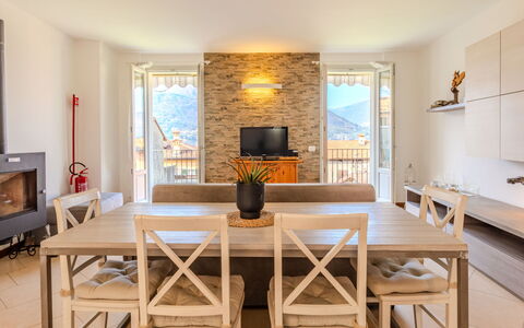Di Lalla: Furniture, Interior Design, Flooring, Wood, Chair, Table, Floor, Kitchen & Dining Room Table, Dining Room, Ceiling