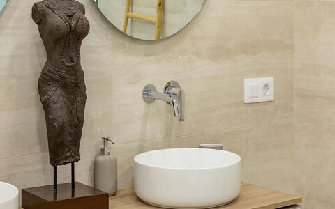 Aquarius 4: Tap, Plumbing Fixture, Bathroom Sink, Bathroom, Interior Design, Wood, Wall, Sink, Flooring, Plumbing