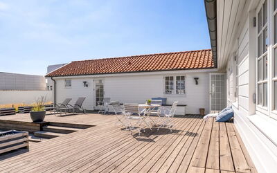 Jeppe - 200M from the Sea