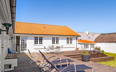 Jeppe - 200M from the Sea