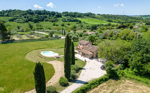 Le Cascate: Sky, Plant, Cloud, Natural Landscape, Land Lot, Tree, Urban Design, Grass, Landscape, Grassland