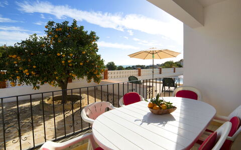 Casa Las Mañas: Plant, Building, Sky, Window, Tree, House, Land Lot, Neighbourhood, Urban Design, Residential Area